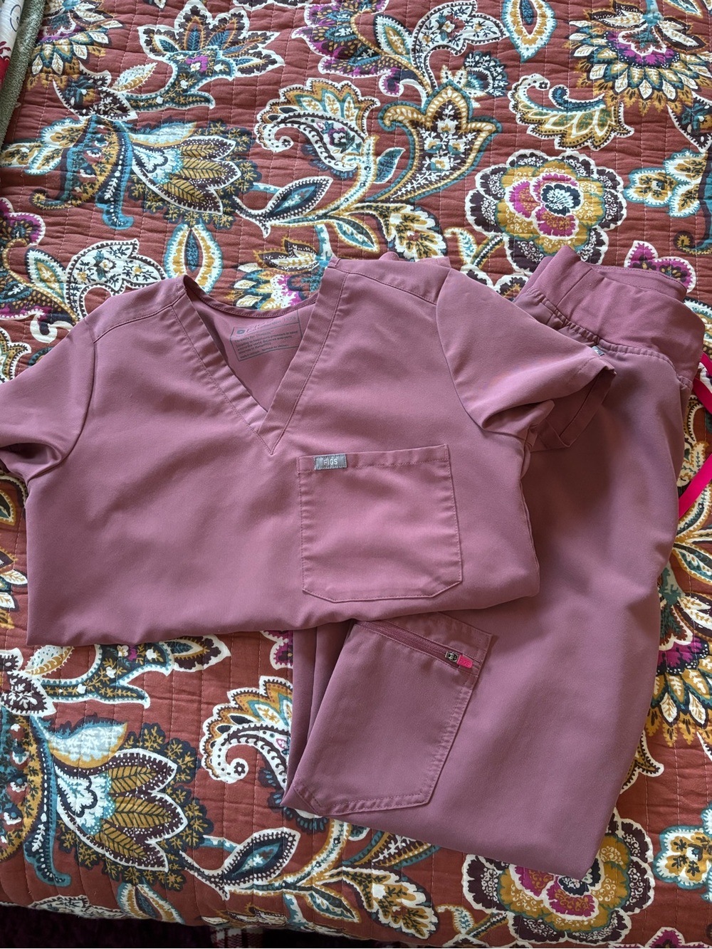 Figs Short Sleeve Scrub Top & Pants Set - Dusty Mauve